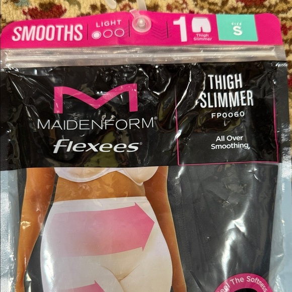 Maidenform Flexees Black Thigh Slimmer - Picture 3 of 5